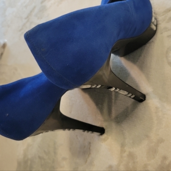 Heels - Picture 5 of 6